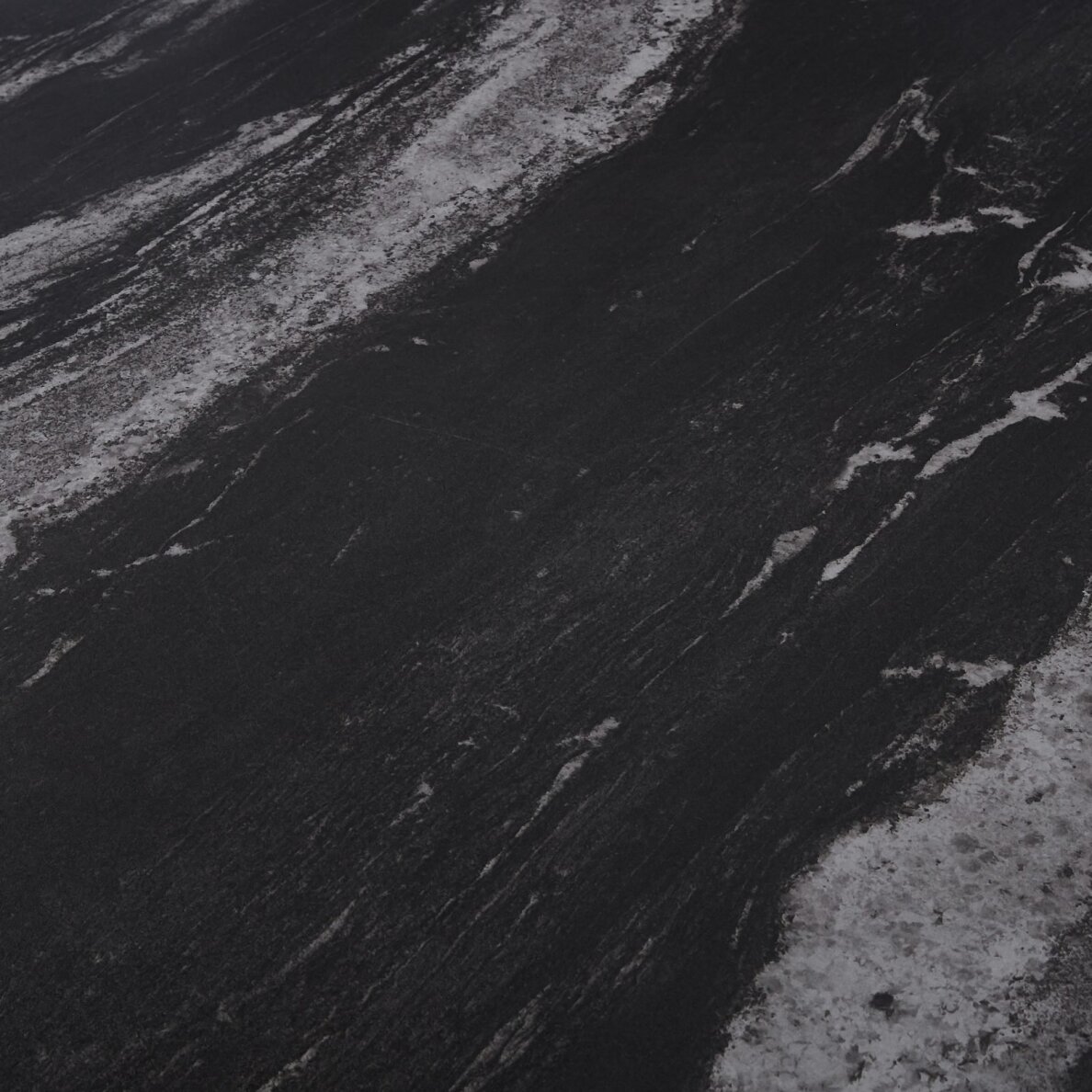 Išskleidžiamas valgomojo stalas CORVUS 165-240x90 cm, matinė „Black Galaxy“ 4